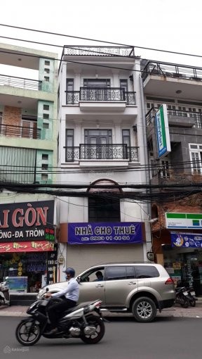 Nhà mặt tiền Hai Bà Trưng, Quận 1 cho thuê 100m2 giá 45 tr/th. LH 0937007126