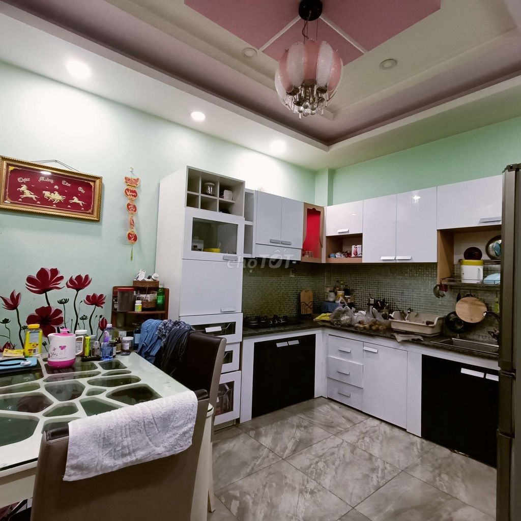 Cho thuê nhà nguyên căn đường Hòa Bình, Quận 11, 4 lầu