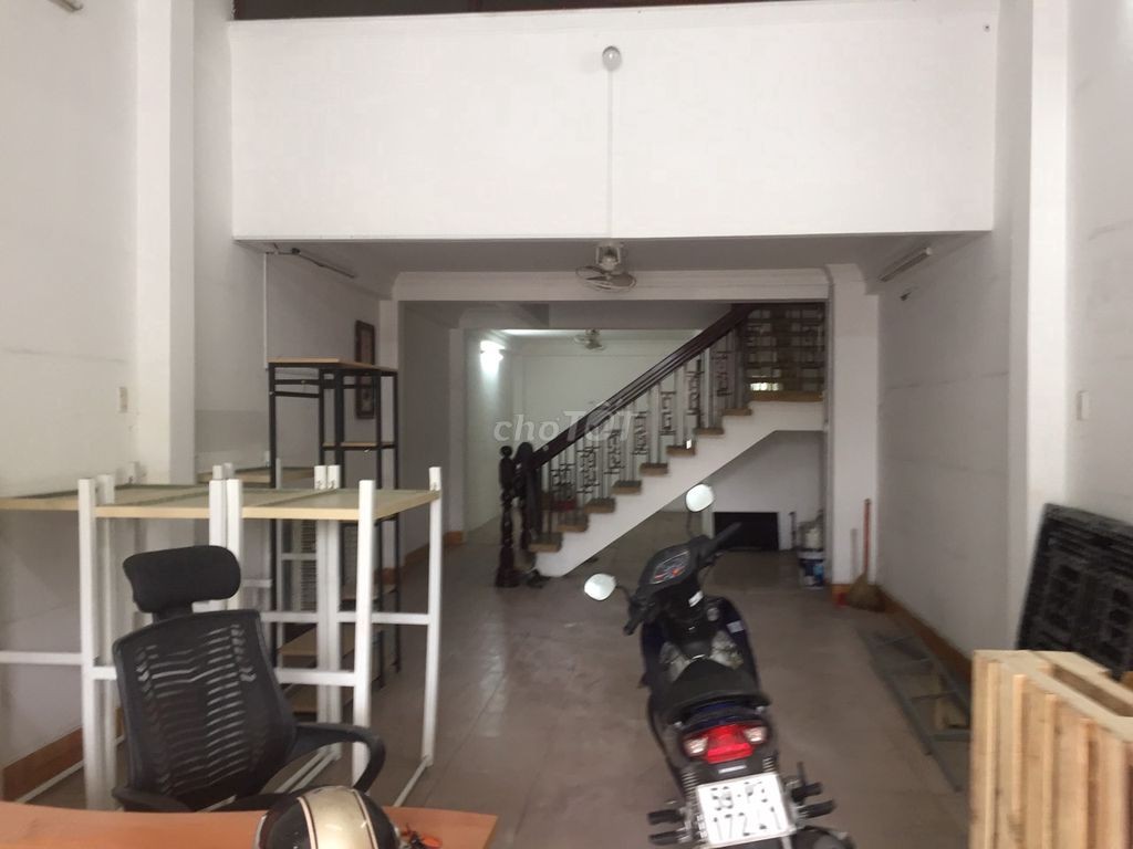 Cho thuê nhà quận Tân Bình, đầy đủ nội thất, nhà trệt 3 lầu