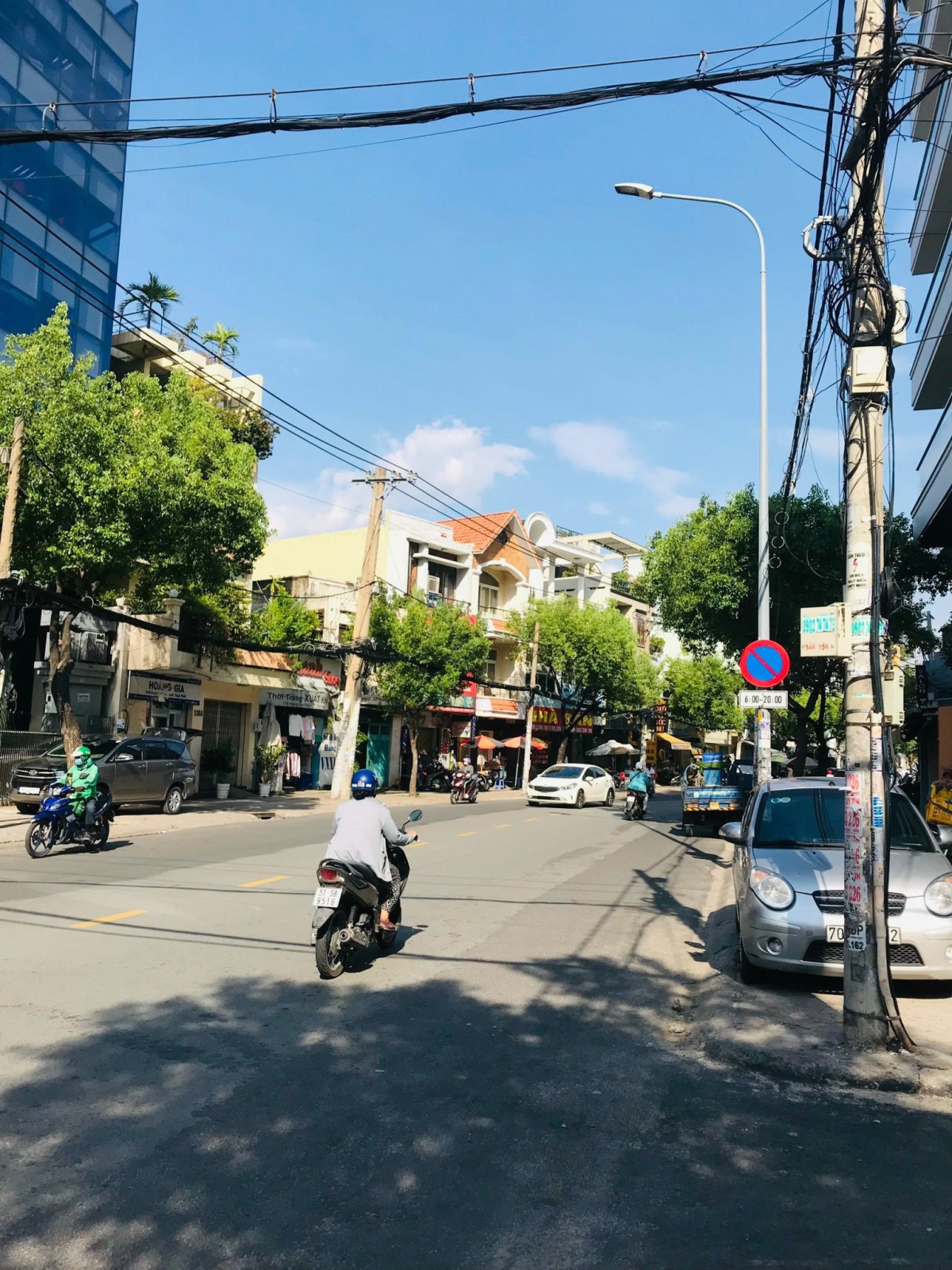 Cho thuê nhà MT Hoàng Hoa Thám gần giao với ngã 4 Nguyễn Văn Đậu