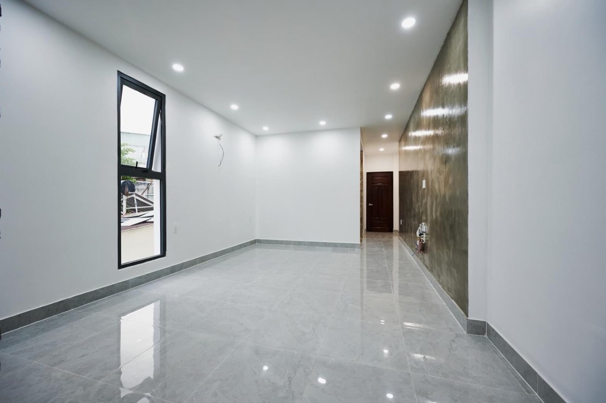 Cho thuê nhà 3 Mặt Tiền Lê Văn Sỹ 4,5x20m 4 tầng nhà mới 100%
