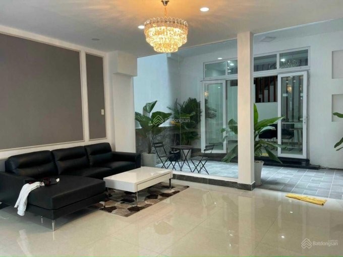 Nhà mới cho thuê 90m2, 30tr/th đường Nguyễn Văn Thủ, Q1. LH 0906763286