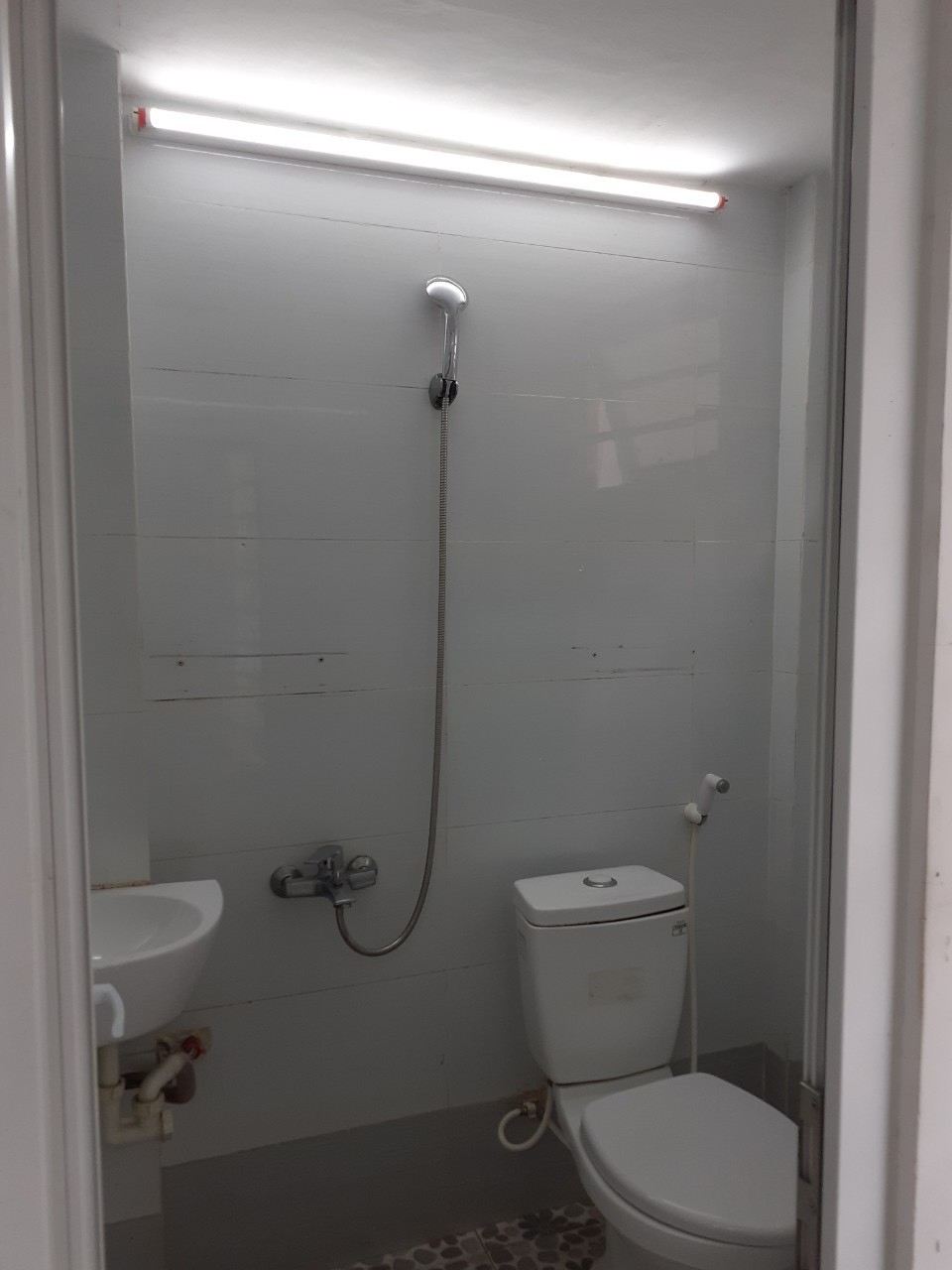 Cho thuê nhà hẻm xe hơi 4m Nguyễn Xí P13 Bình Thạnh