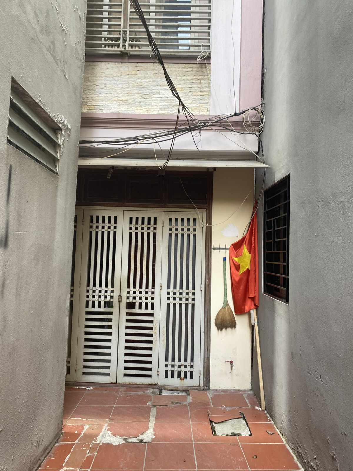 Nhà phố 72m2, 3PN, cho thuê 3 tầng 1 tum tại đường Khương Đình Thanh Xuân, Hà Nội