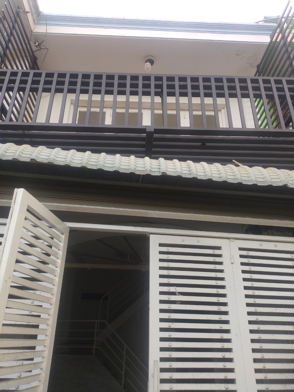 Nhà lầu đẹp 4PN - DT 64m2, đường Trần Văn Mười ngay ngã tư cho thuê giá 6.5tr