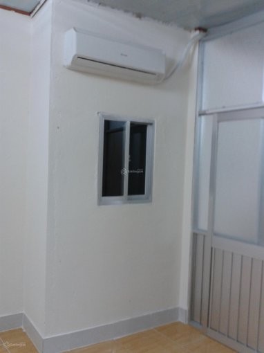 Chính chủ nhà thuê 6tr/th, 31.5m2, 2PN, có máy lạnh, tại Bến Văn Đồn