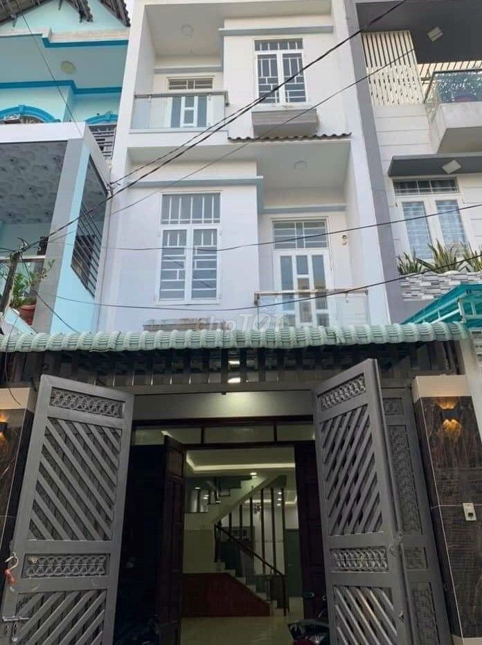 Trống căn DTSD 216m2 tại HXH Trần Quang Diệu, Q3 giá cho thuê 16tr/th
