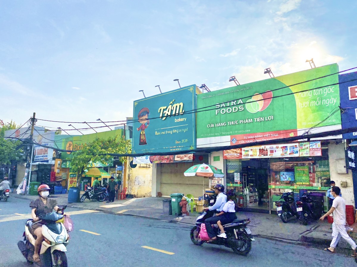 Nhà mt đường Lê Văn Lương cho thuê 220m2, 2PN, giá 25tr/th kinh doanh tốt