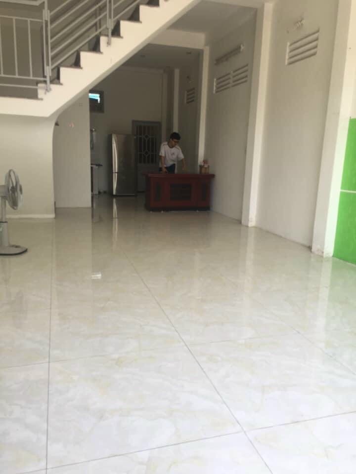 Nhà nguyên căn ngay ngã ba chợ Phú Thuận 4,5x12m, 5PN 4WC cho thuê 15tr/th