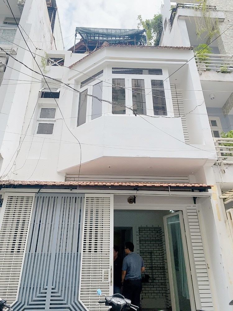 Nhà nc đường Huỳnh Văn Bánh cho thuê 5.5 x 14m, kd tự do, giá 25tr/th