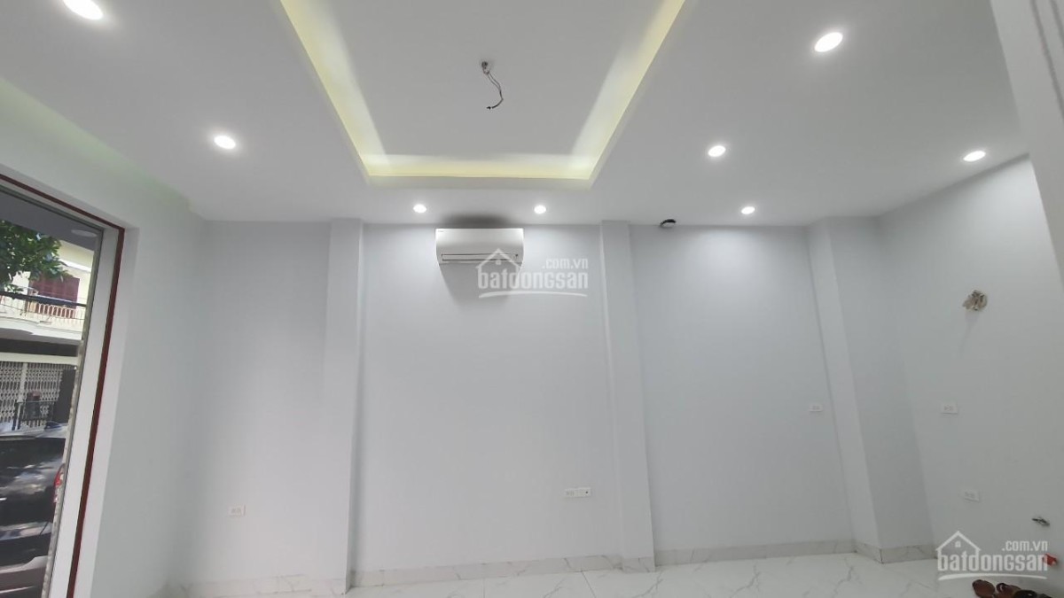 Nhà riêng tại Bồ Đề cho thuê 45m2, có ntcb giá 10 triệu/tháng