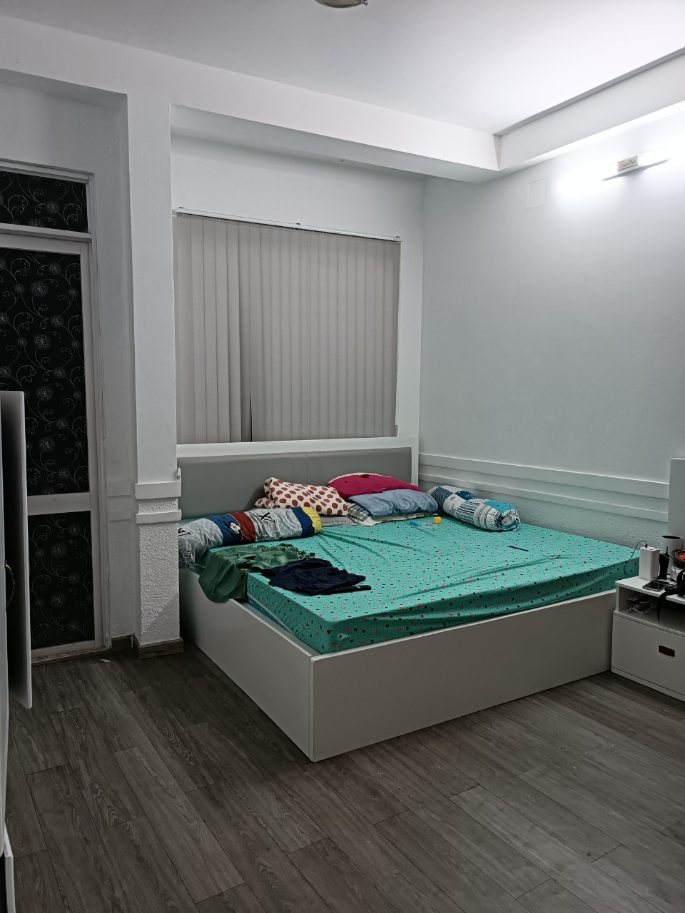 Cho thuê nhà nguyên căn tại quận 7 gần chợ Tân Quym, có 4 phòng ngủ cho thuê kèm theo nội thất