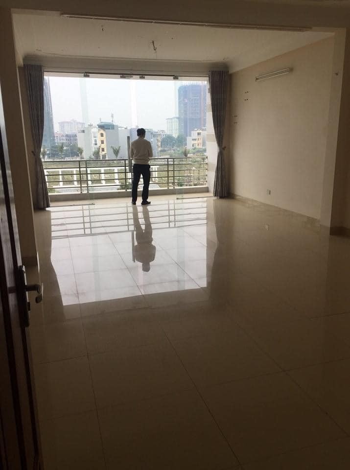 Nhà phố Giang Biên cho thuê 100m2 x 4 tầng giá 20 tr/th
