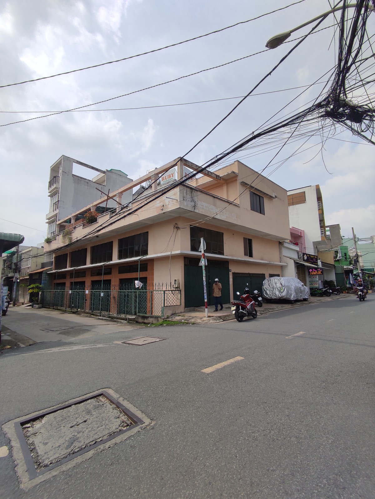 Nhà mặt tiền đường số 4, ngay Bình Long - AEONMALL Tân Phú. 12*18m, Đúc trệt 2 lầu. Giá rẻ 31 triệu.