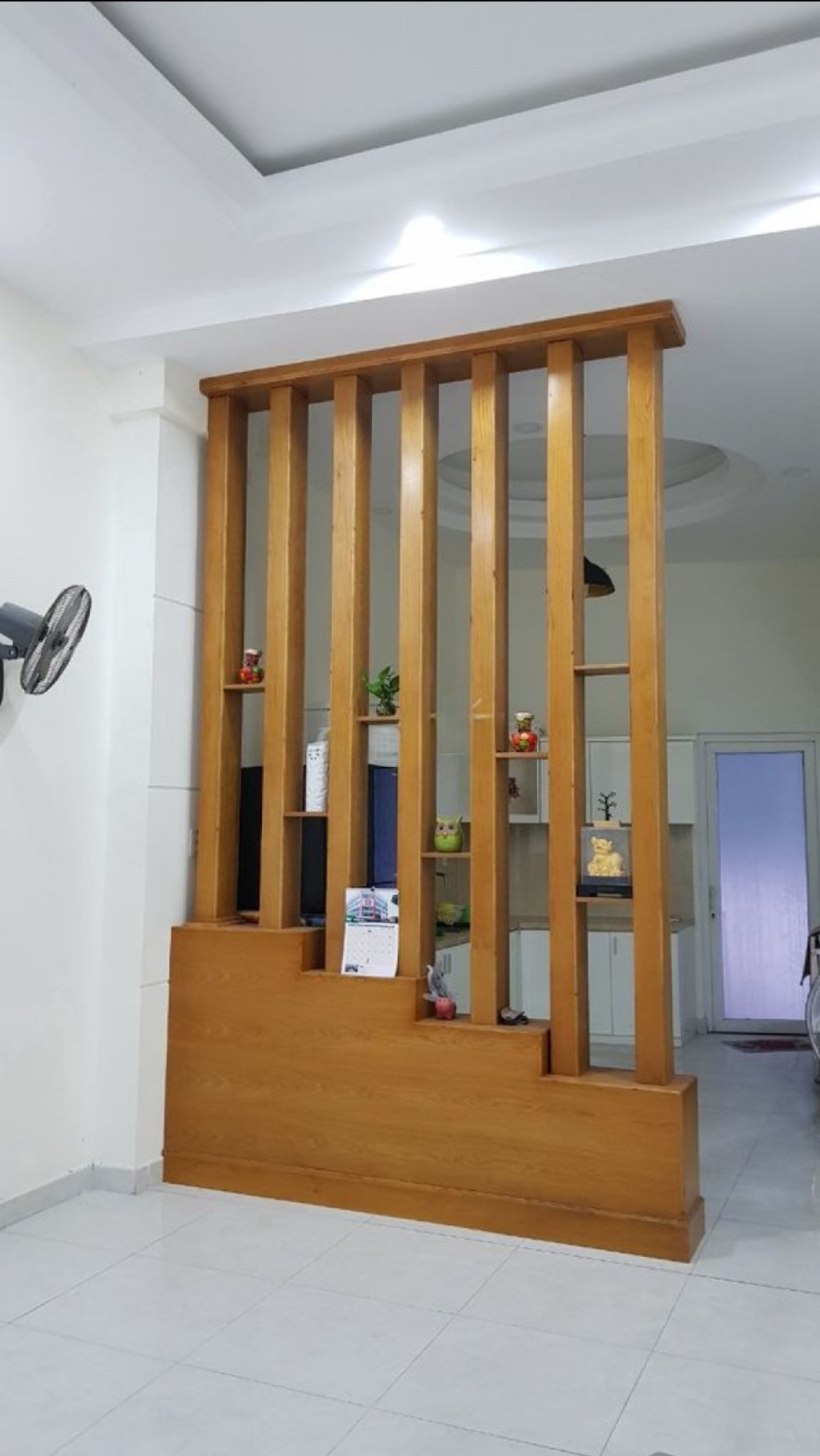 Nhà thuê trệt 2 lầu 180m2, 4pn, có nội thất đường Huỳnh Tấn Phát giá 13 tr/th