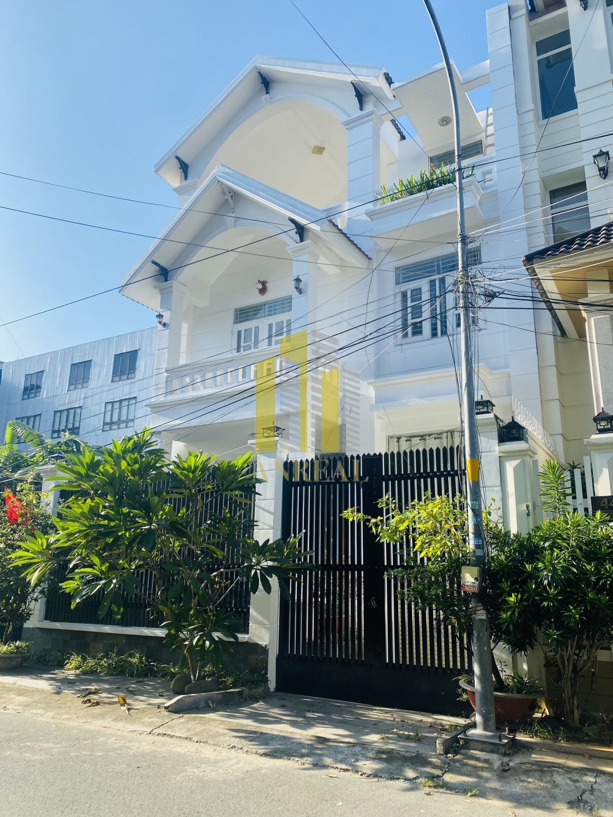 Cho thuê biệt thự hiện đại ở Nguyễn Văn Hưởng, Thảo Điền, 7 Phòng, 216m2 - Nhà Mới