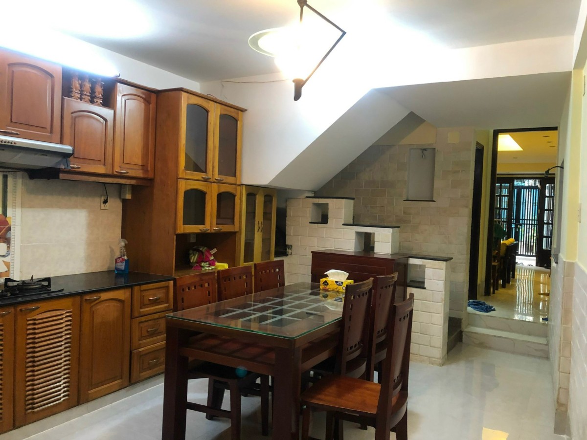 Cho thuê biệt thự mini có 4 phòng tại đường Huỳnh Văn Bánh Quận Phú Nhuận