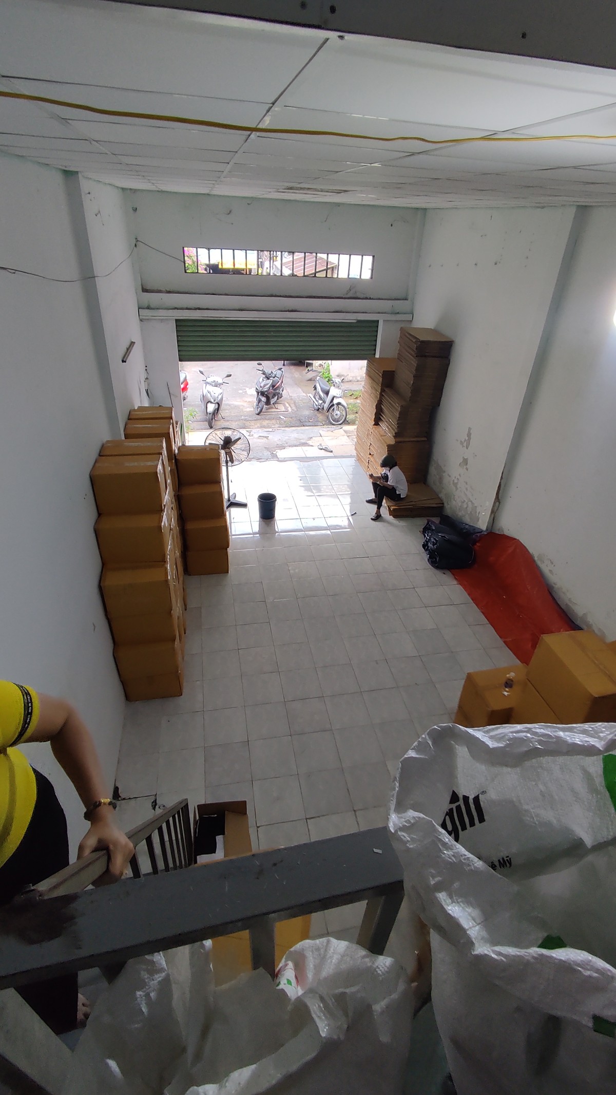 Cho thuê nhà hẻm tải 7m 118 Lê Trọng Tấn - Tân Kỳ Tân Quý. 5*18m. 1 lửng. 9 triệu.