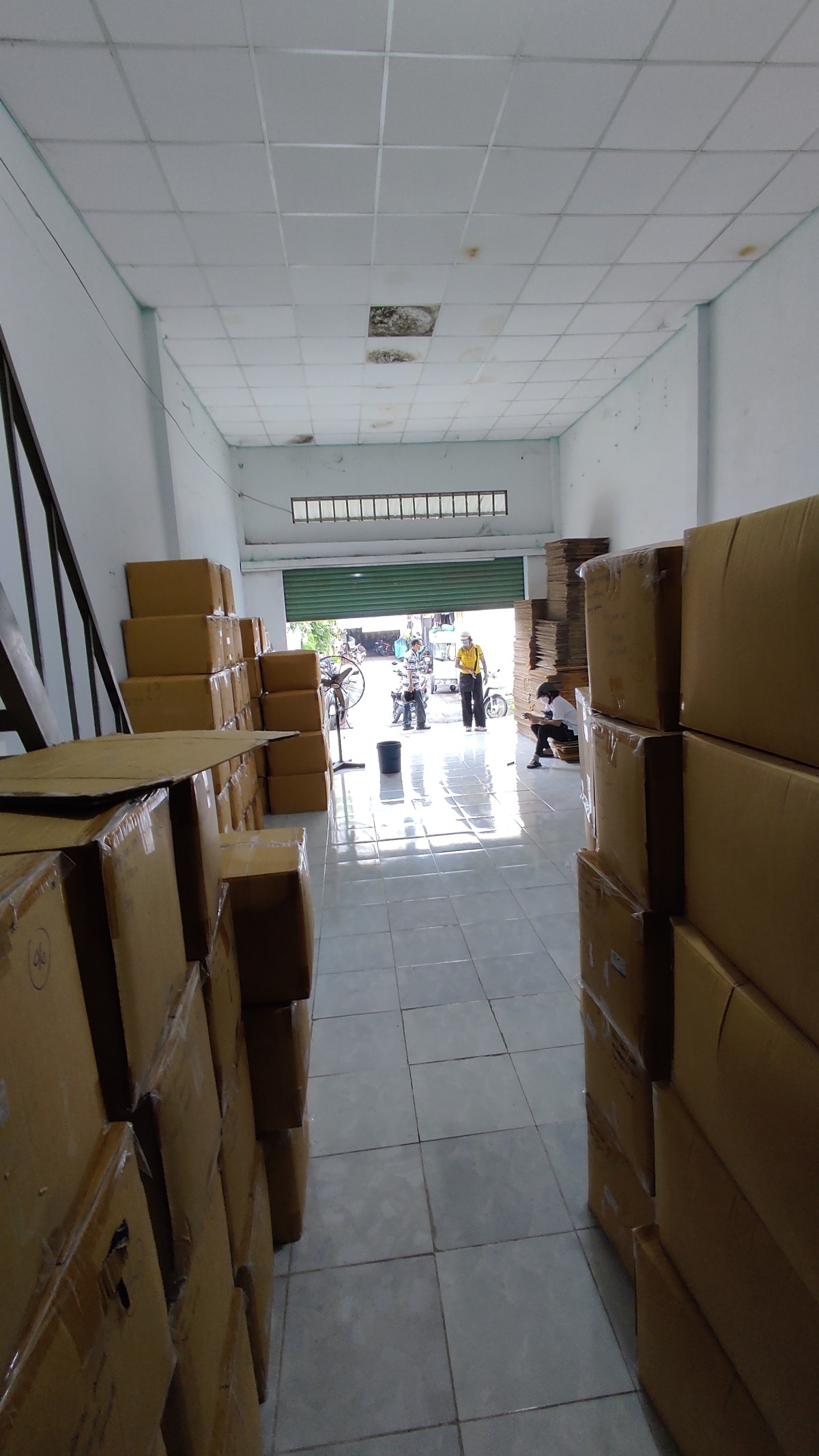 Cho thuê nhà hẻm tải 7m 118 Lê Trọng Tấn - Tân Kỳ Tân Quý. 5*18m. 1 lửng. 9 triệu.