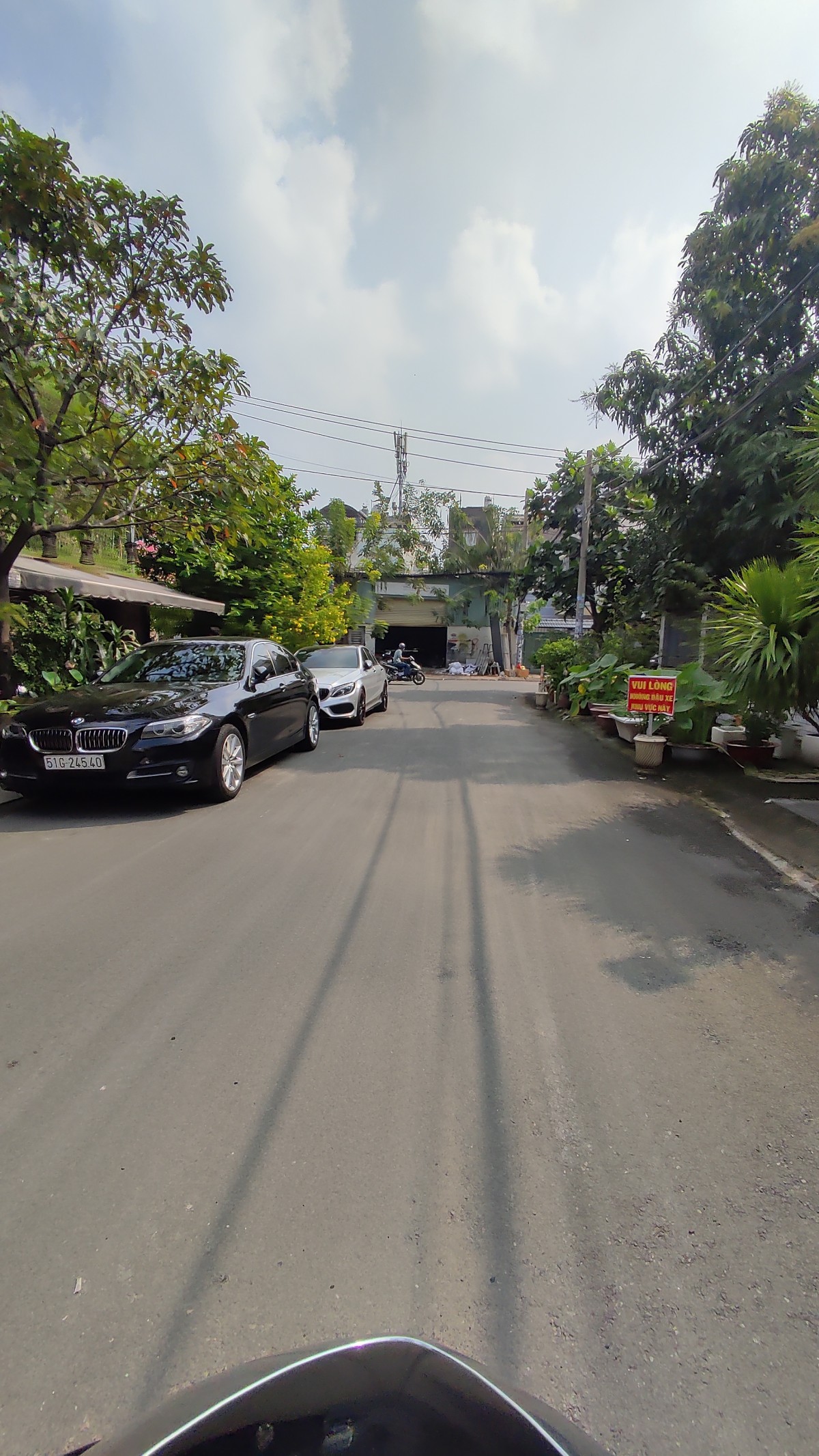 Cho thuê nhà hẻm tải 7m 118 Lê Trọng Tấn - Tân Kỳ Tân Quý. 5*18m. 1 lửng. 9 triệu.