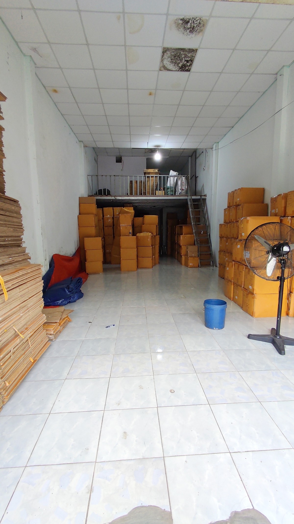 Cho thuê nhà hẻm tải 7m 118 Lê Trọng Tấn - Tân Kỳ Tân Quý. 5*18m. 1 lửng. 9 triệu.