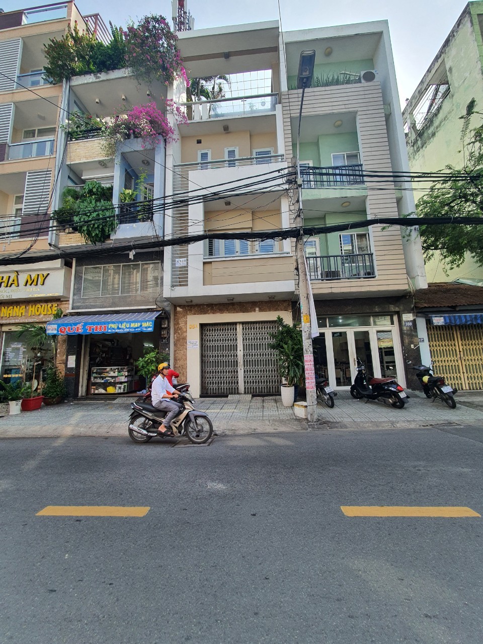 Cho thuê nhà Mt đường Nguyễn Hồng Đào,p14,Tân BÌnh.DT 4x17, 3 lầu, 4pn, 3wc giá rẻ chỉ 30TR