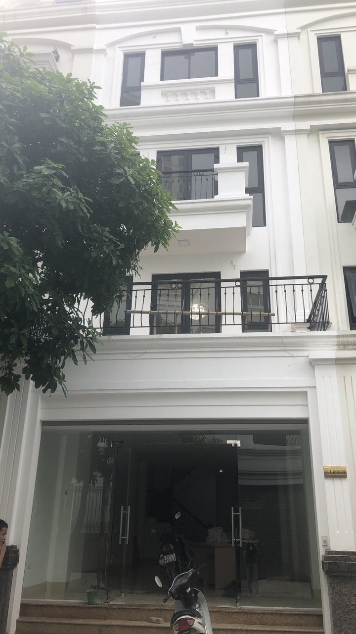 Cho thuê nhà mới nguyên căn thông sàn thang máy hiện đại ngõ 133 Thái Hà. 70m x 7t, mt 6m Giá 50tr