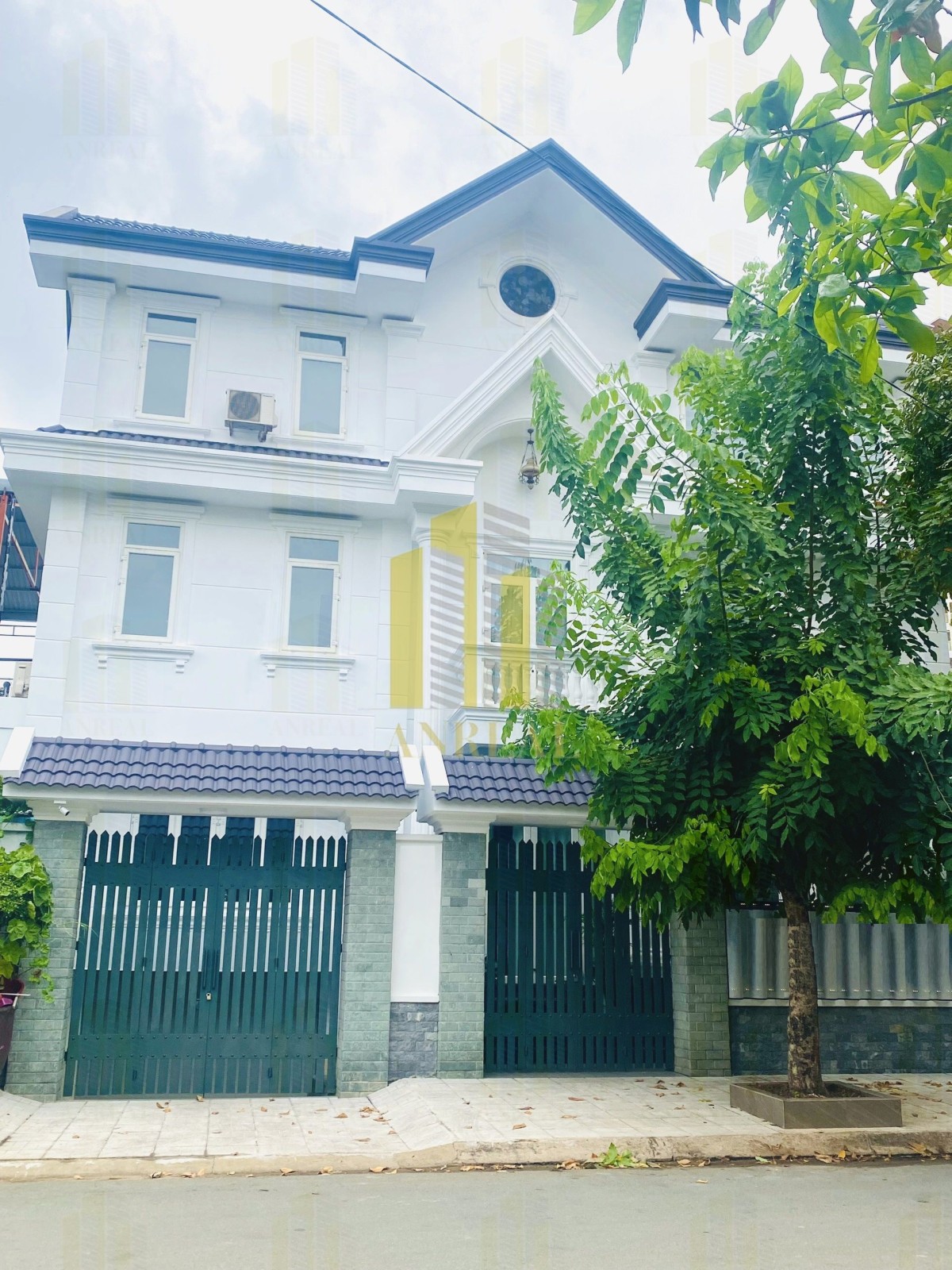 Cho Thuê Villa Gần Song Hành 560m2 -Giá 2500 usd