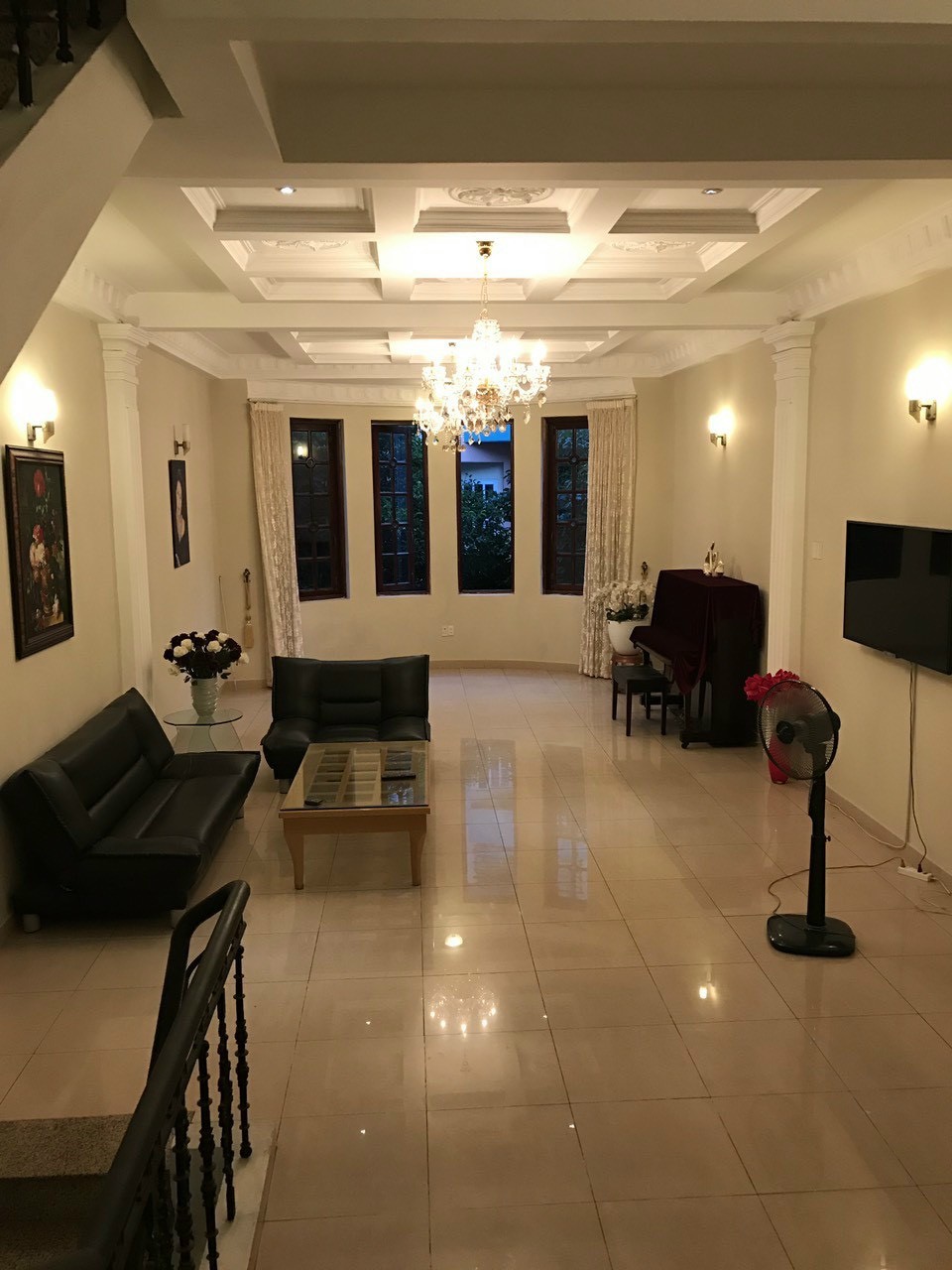 Cho thuê nhà khu Biệt thự Hồng Long - Trường Sơn- Huỳnh Lan Khanh, 5 x 20m, 4 lầu, đầy đủ nội thất