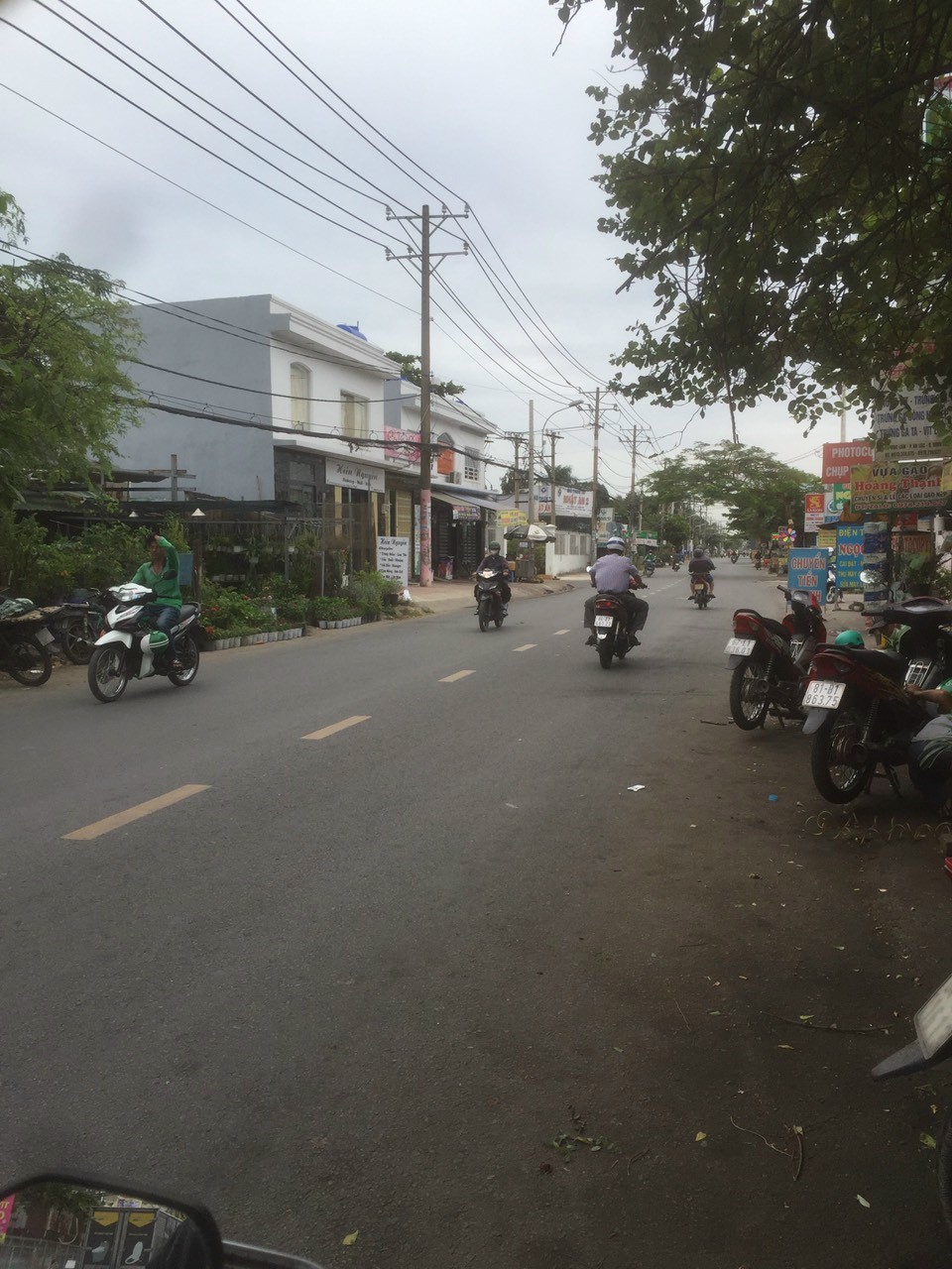 Cho thuê nhà mặt tiền Phú Định