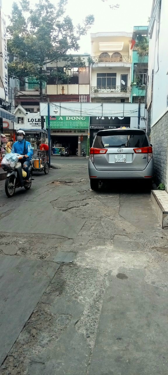 Cho thuê nhà đường Nguyễn Trãi vs Lê Hồng Phong