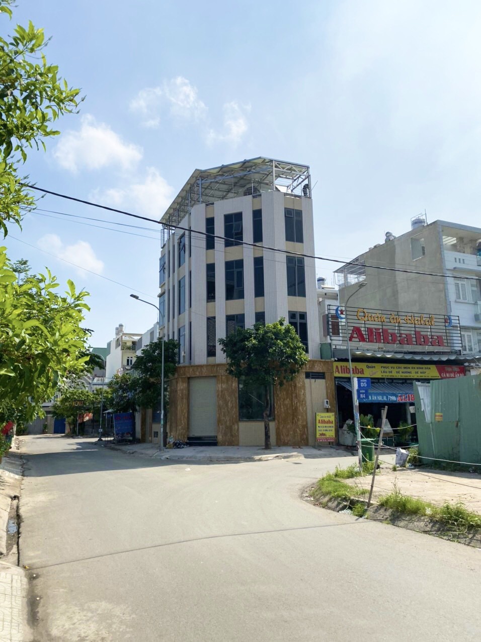 Cho thuê tòa nhà làm văn phòng căn góc gần KCX Tân Thuận Quận 7