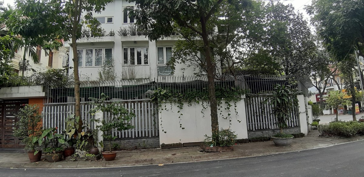 Cho thuê nhà lô góc Trần Thủ Độ - Hoàng Mai, diện tích 300m2 x 03 tầng, giá 120 triệu/tháng