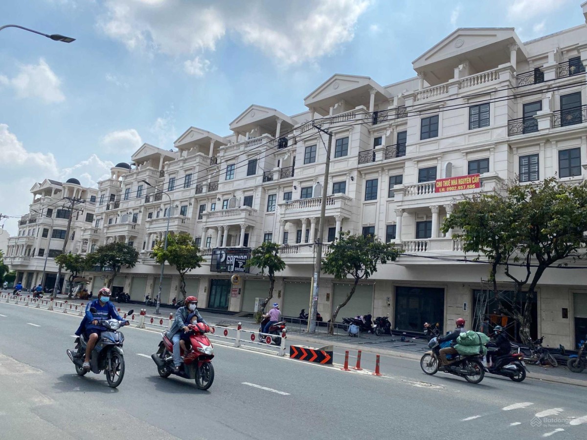 Cho thuê 2 căn liền kề thông nhau mặt tiền đường khu Cityland Gò Vấp.