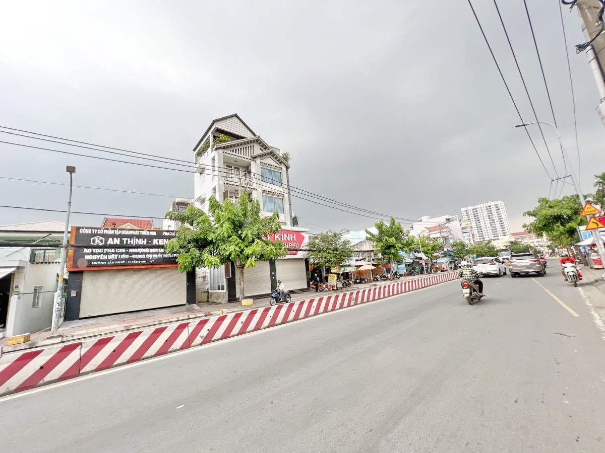 Cho thuê nthà mặt tiền kinh doanh Huỳnh Tấn Phát, P, Tân Phú, Quận 7