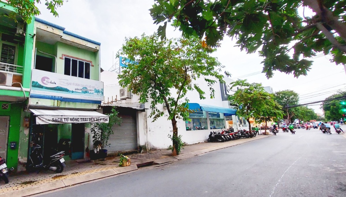 cho thuê nhà sát bên Nguyễn Thị Thập, 3 lầu, giá 18 triệu