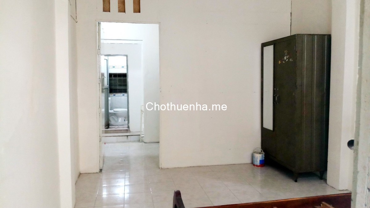 Cho thuê nhà HXH Huỳnh Văn Bánh, Phú Nhuận, 3 tầng, thông ra chợ PN