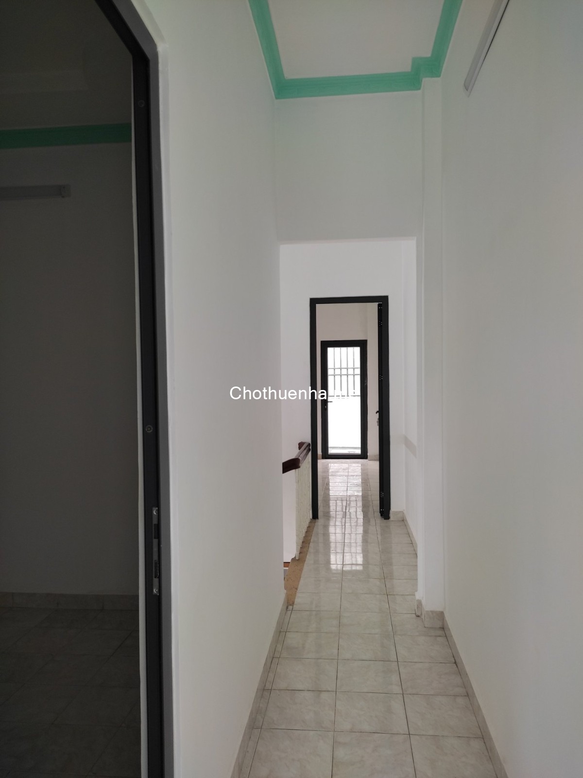 Cho thuê nhà mặt tiền đường Tô Hiệu. 5 x 16m. 1 lầu. 3 phòng. Giá 13 triệu.