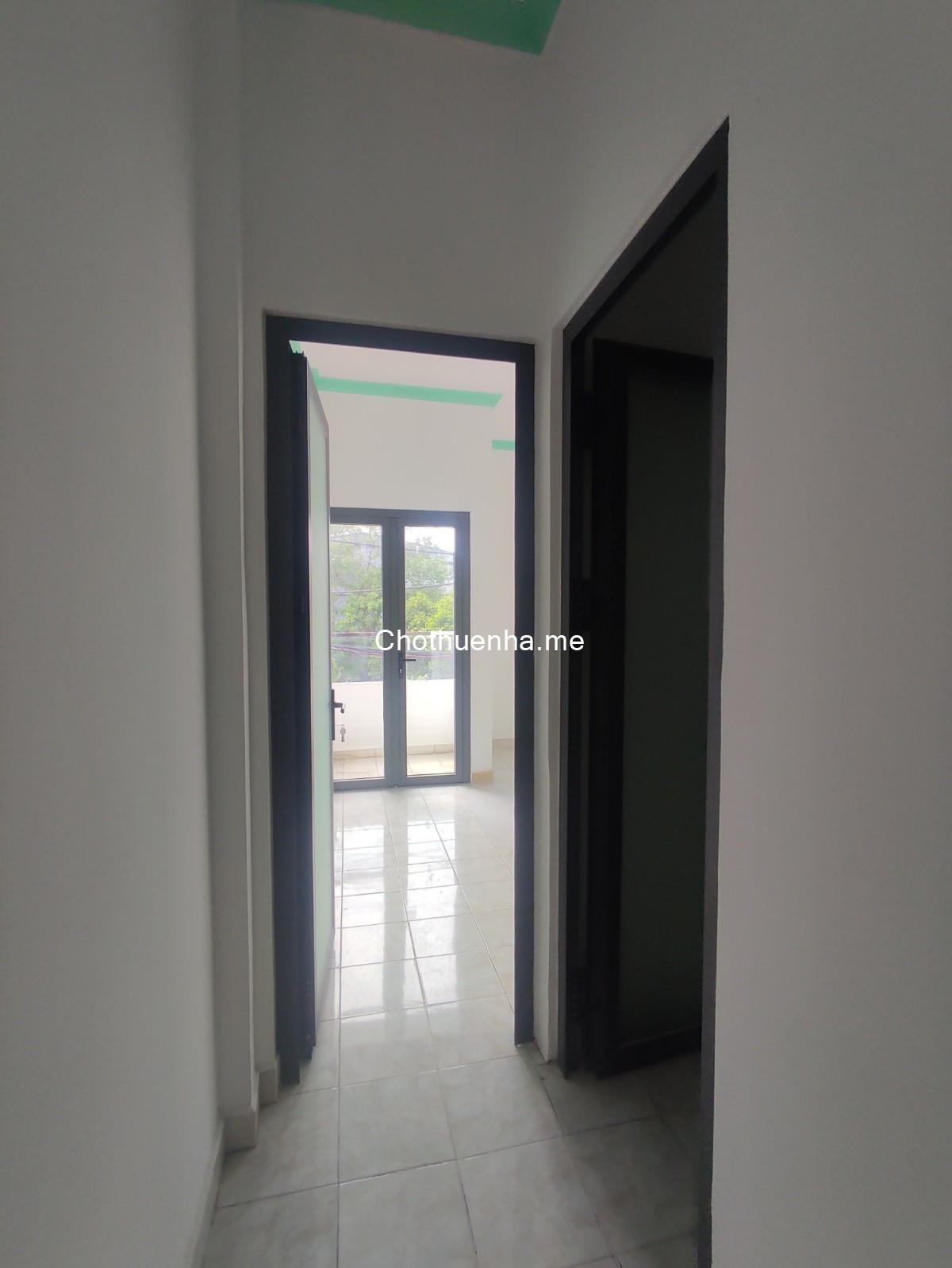 Cho thuê nhà mặt tiền đường Tô Hiệu. 5 x 16m. 1 lầu. 3 phòng. Giá 13 triệu.