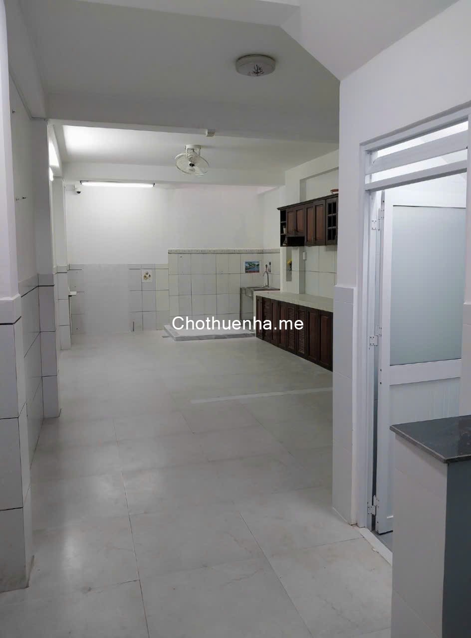 Nhà mặt tiền 4x18m phường Tân Thành. Đúc 4 tầng. 5 phòng, 4 toilet. Spa, Công ty