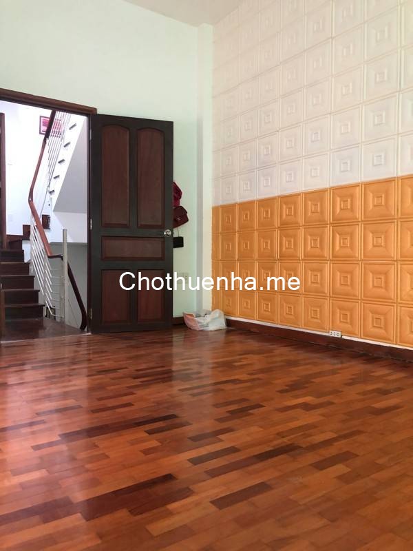 Nhà cho thuê hẻm xe hơi quận Phú Nhuận, 3 lầu, giá 23 triệu