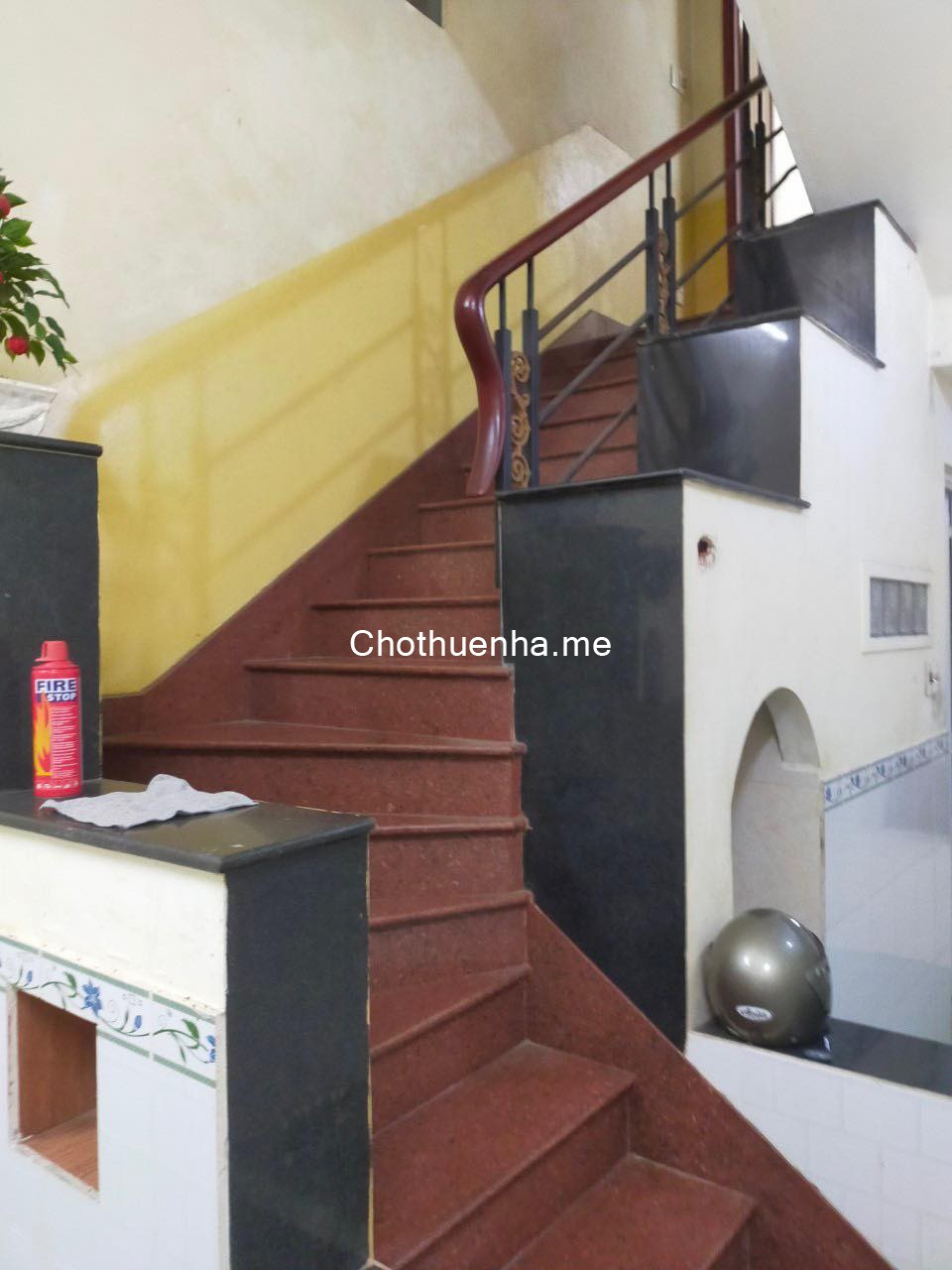 Cho thuê nhà hẻm 107 Phạm Văn Hai. 3.3x12m. Trệt 2 lầu sân thuợng. 10.5 triệu