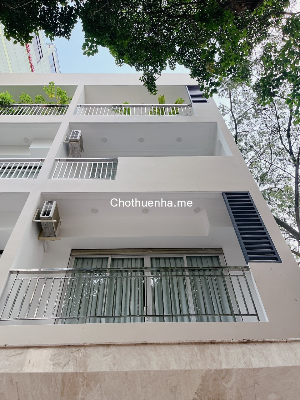 Nhà cho thuê MT 150 Phan Đình Phùng, PN, 4 tầng, ST rộng rãi