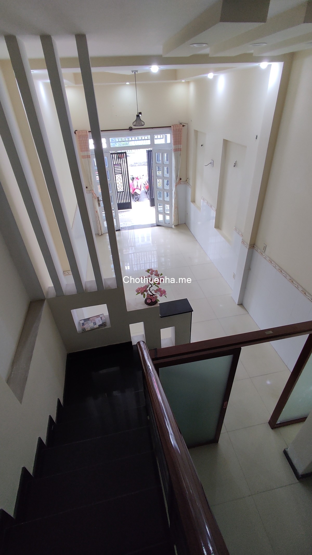 Cho thuê nhà mặt tiền Phú Thạnh, diện tích 3.5x18m, trệt 2 lầu, giá 15 triệu.