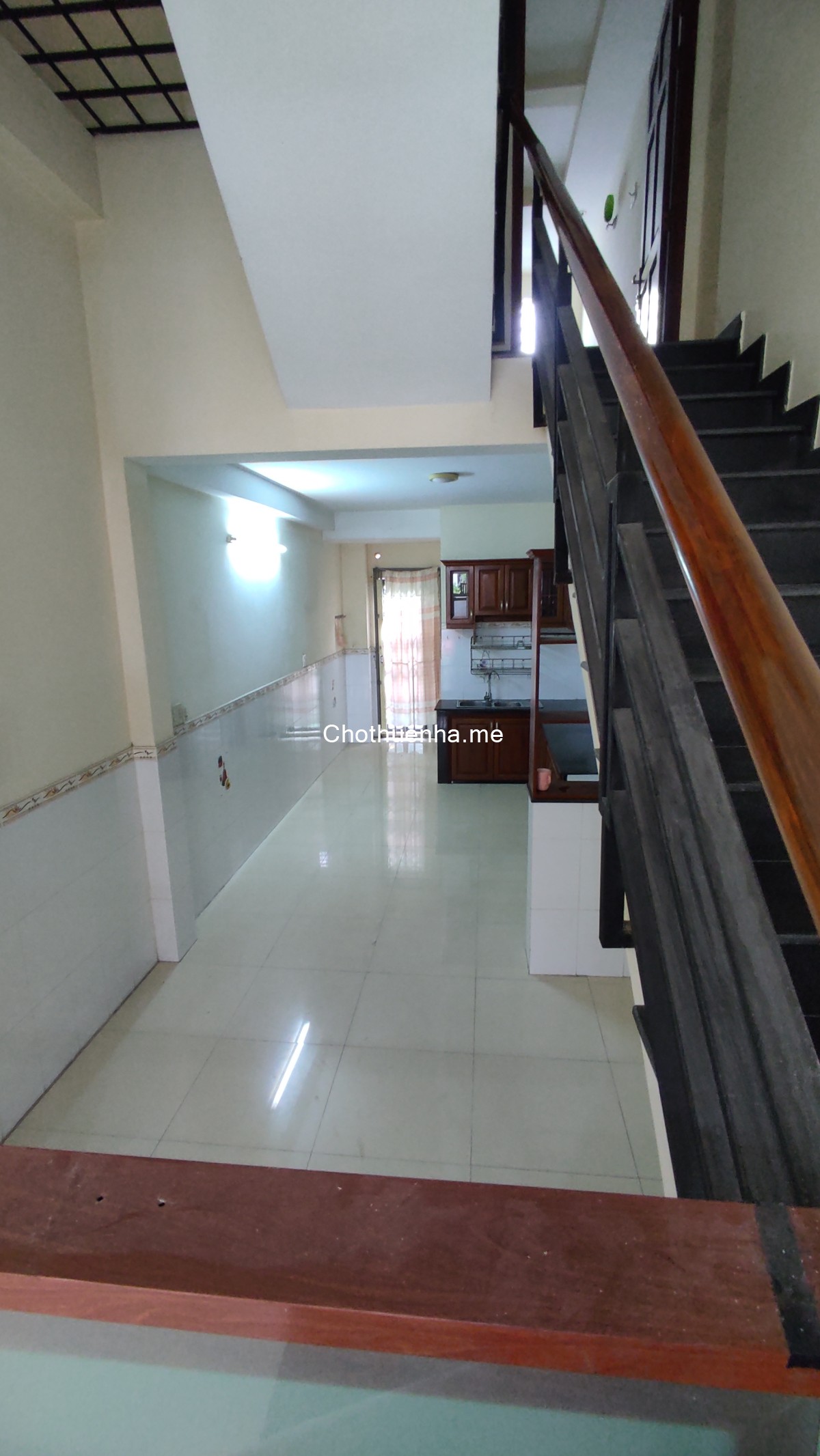 Cho thuê nhà mặt tiền Phú Thạnh, diện tích 3.5x18m, trệt 2 lầu, giá 15 triệu.