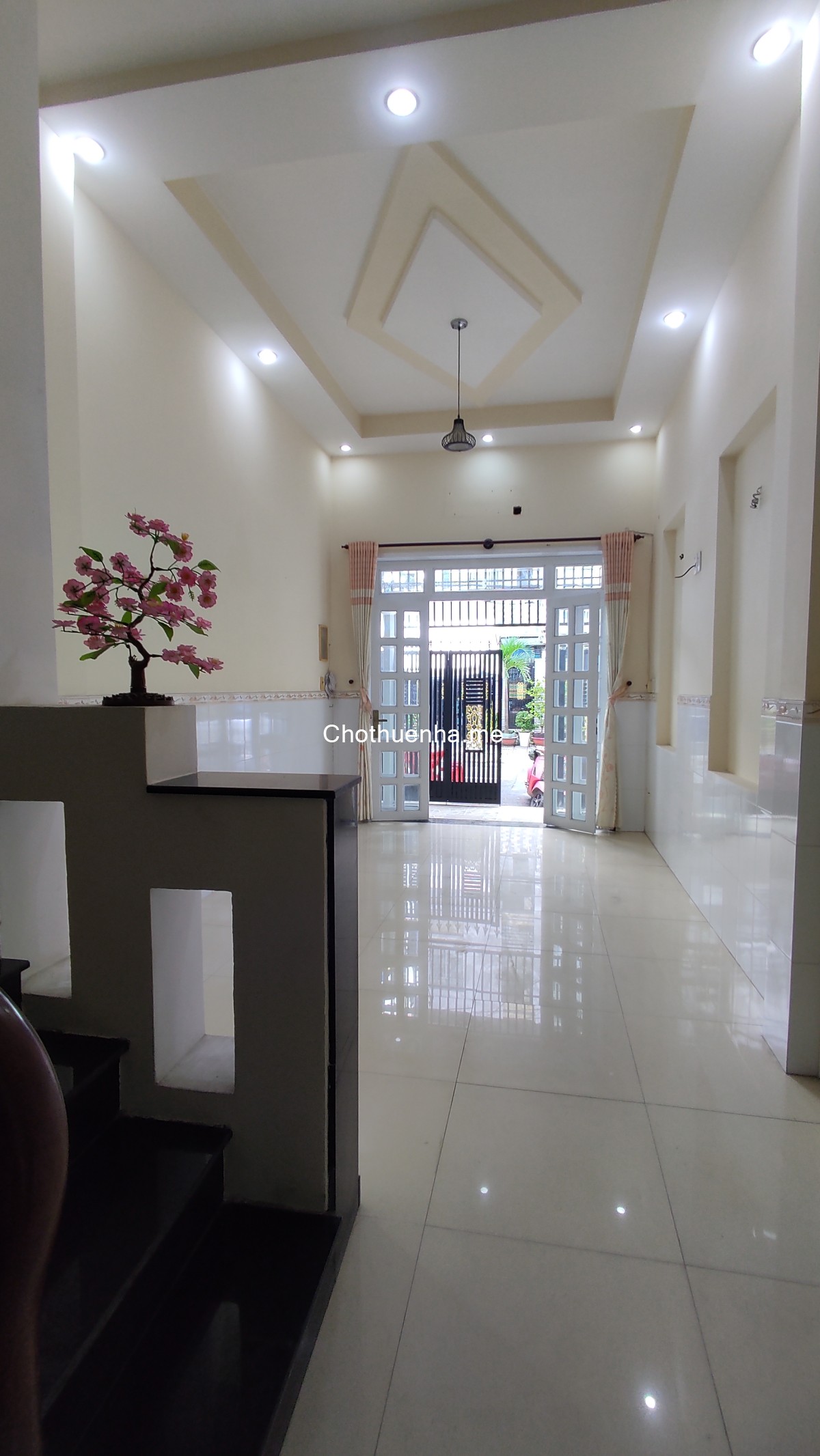 Cho thuê nhà mặt tiền Phú Thạnh, diện tích 3.5x18m, trệt 2 lầu, giá 15 triệu.