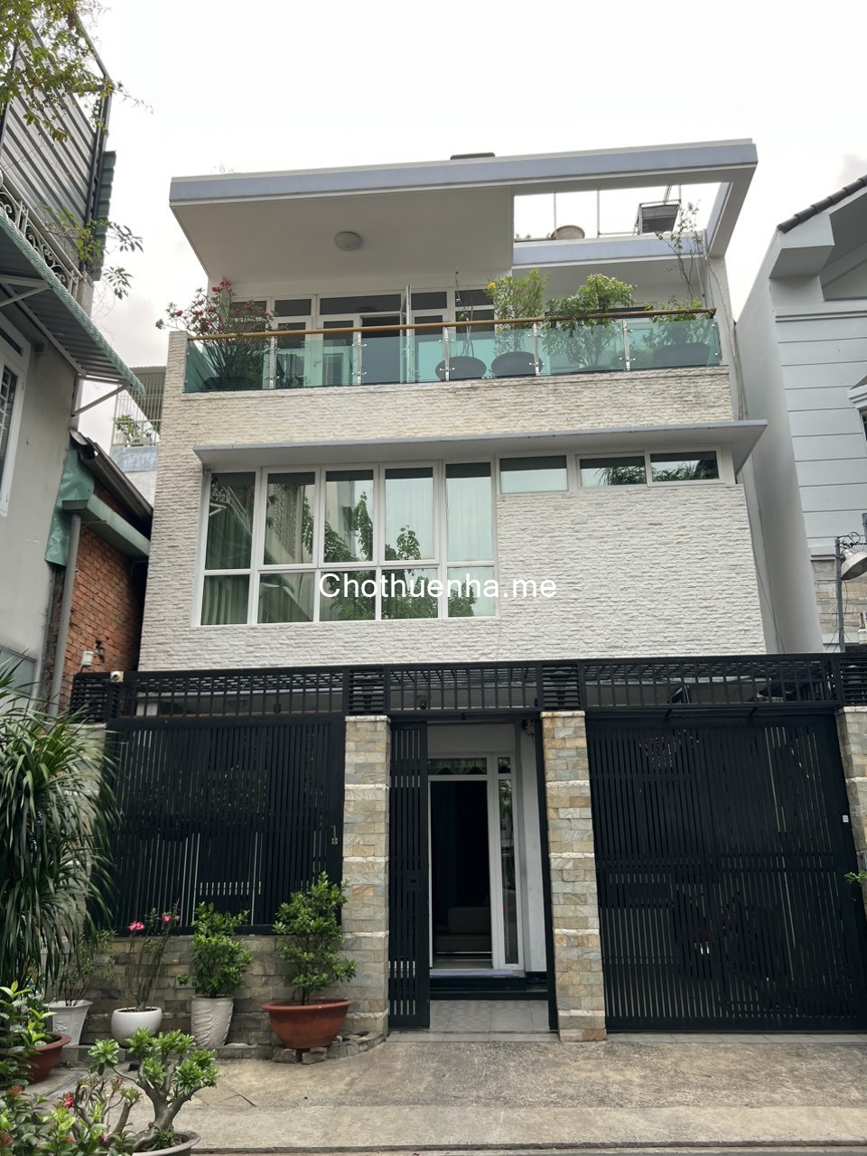 Cho thuê Villa Hẻm 10M khu Vip K300, Tân Bình, 8x20, 480m2 SD.