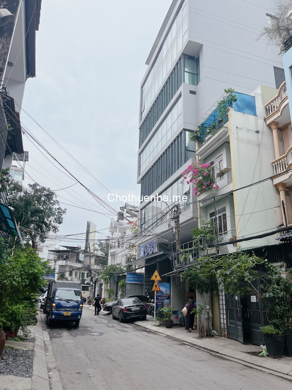 Cho thuê nhà mặt tiền đường Đồng Nai, P2, Tân Bình, 5x17m, trệt 2 lầu