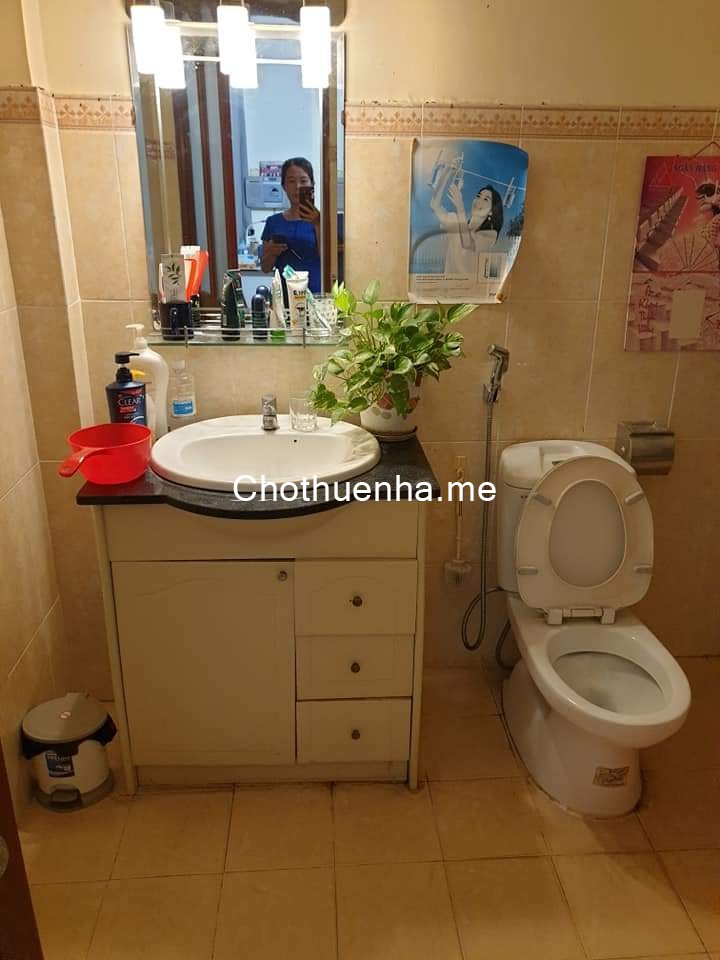 Cho thuê nhà hẻm xe hơi 923 Lê Văn Lương, diện tích 6x11m. 1 trệt 2 lầu. 2 pn 3 toilet