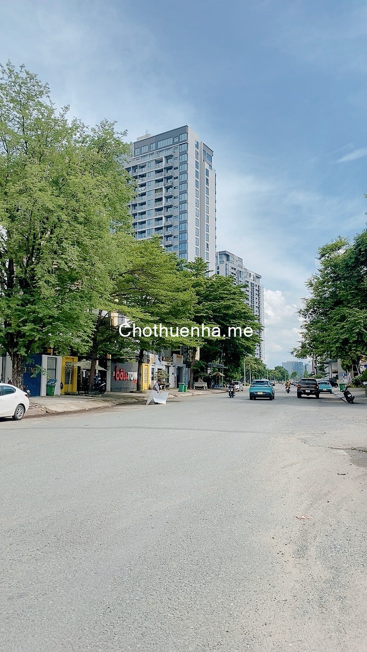 Cho Thuê Villa 1 Trệt 3 Lầu, P. Thạnh Mỹ Lợi, Q2, DT: 160M2, DTSD: 800M2, GIÁ: 5Xtr